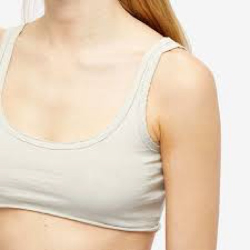 Joah Brown Women's Sporty Crop Top in Fog (S)
